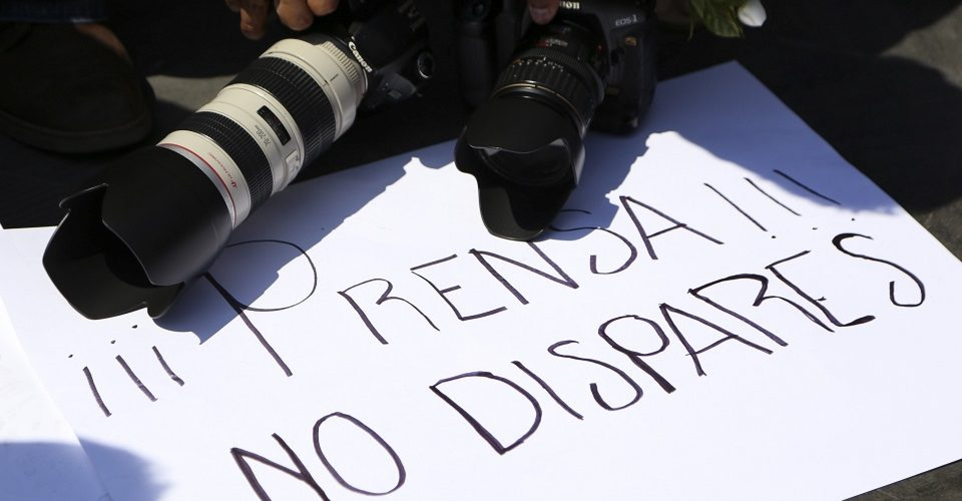 Periodistas de Tijuana son amenazados con videos y una manta
