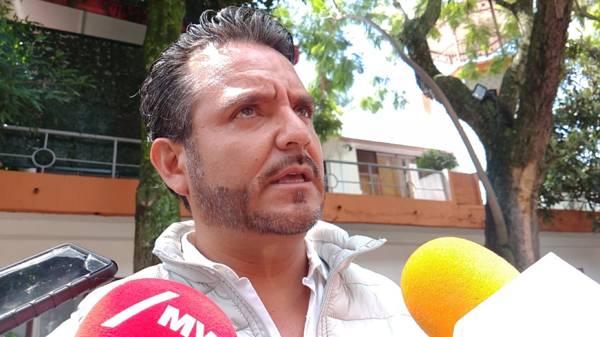 Buscará edil capitalino revertir amparos para cobro de estacionamiento en plazas