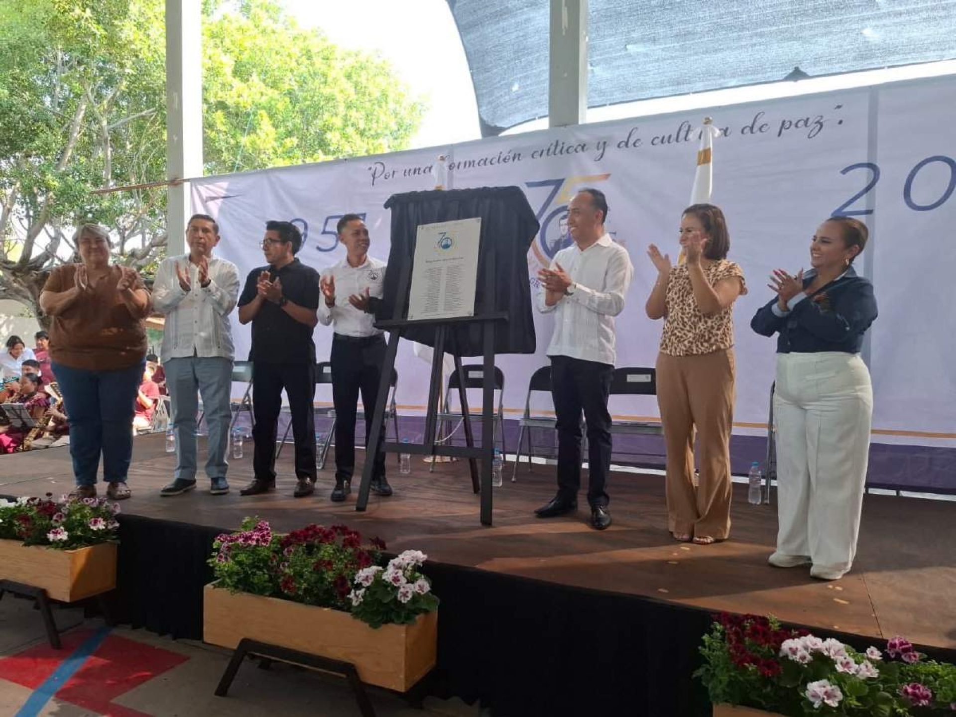 Celebran 75 años de la Secundaria 'Guadalupe Victoria'