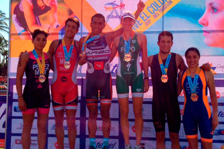 Gana Irving Pérez el Triatlón Acapulco
