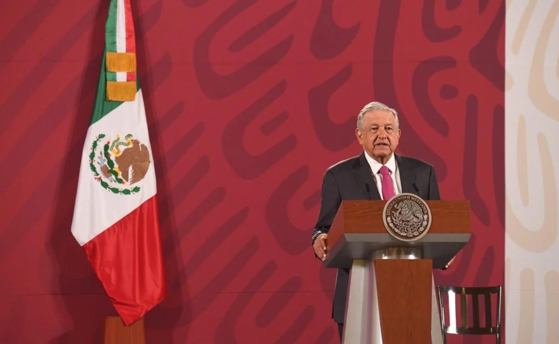 Salí bien de la prueba COVID-19, soy negativo, anuncia AMLO
