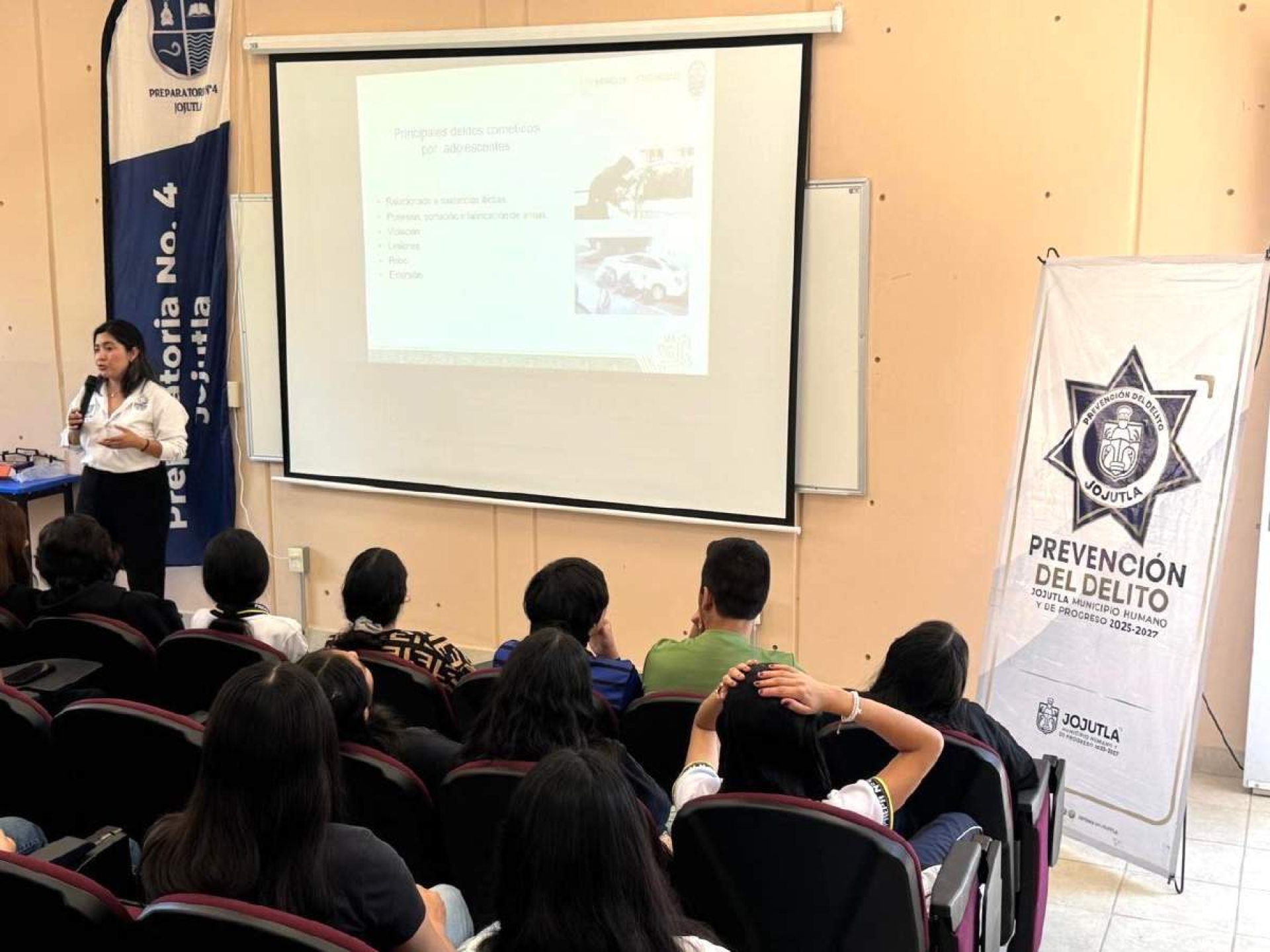 Capacitan a alumnos de Jojutla sobre riesgos y consecuencias de conductas delictivas