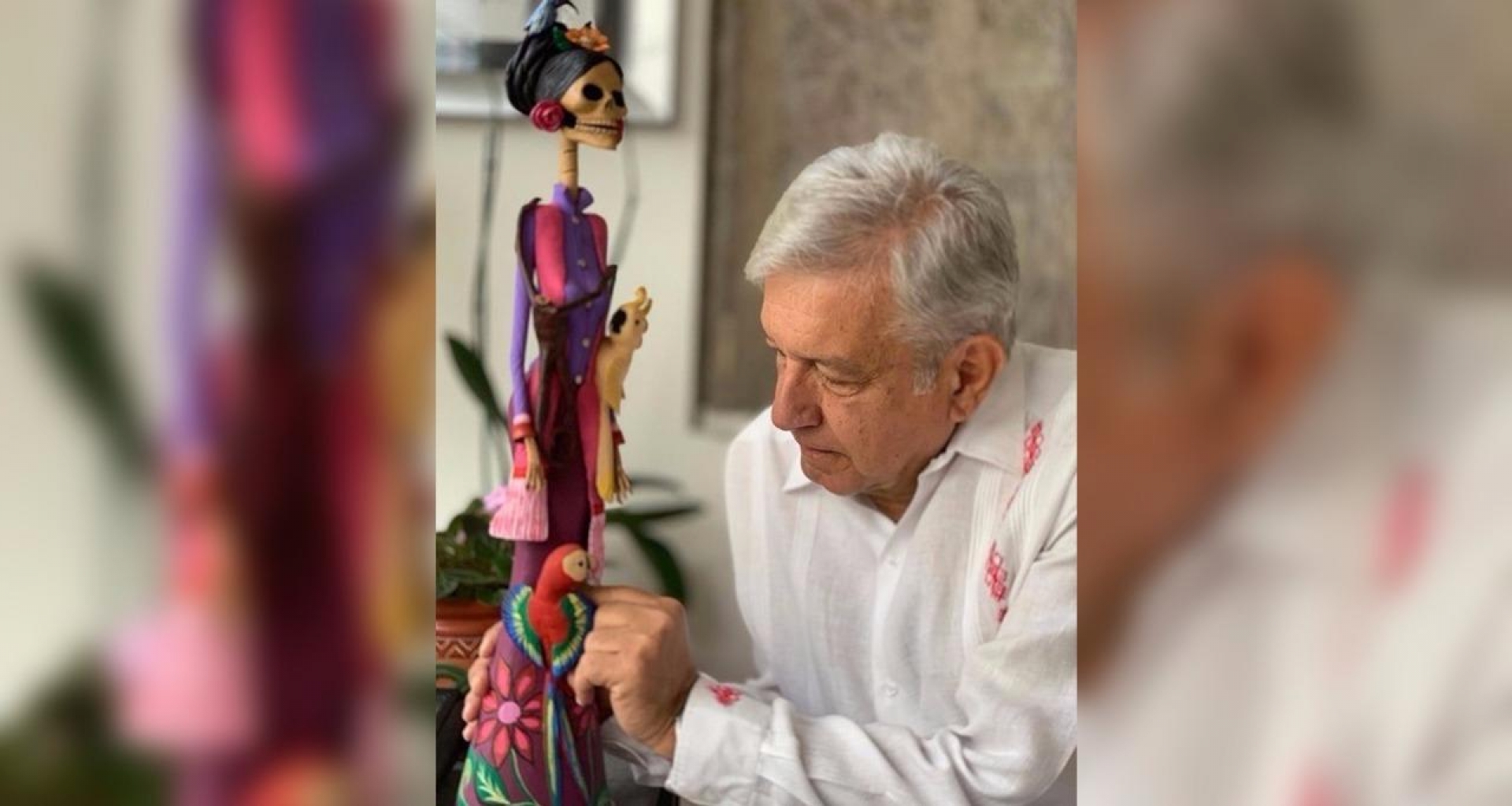Con la 'Huesuda', AMLO se estrena en Instagram