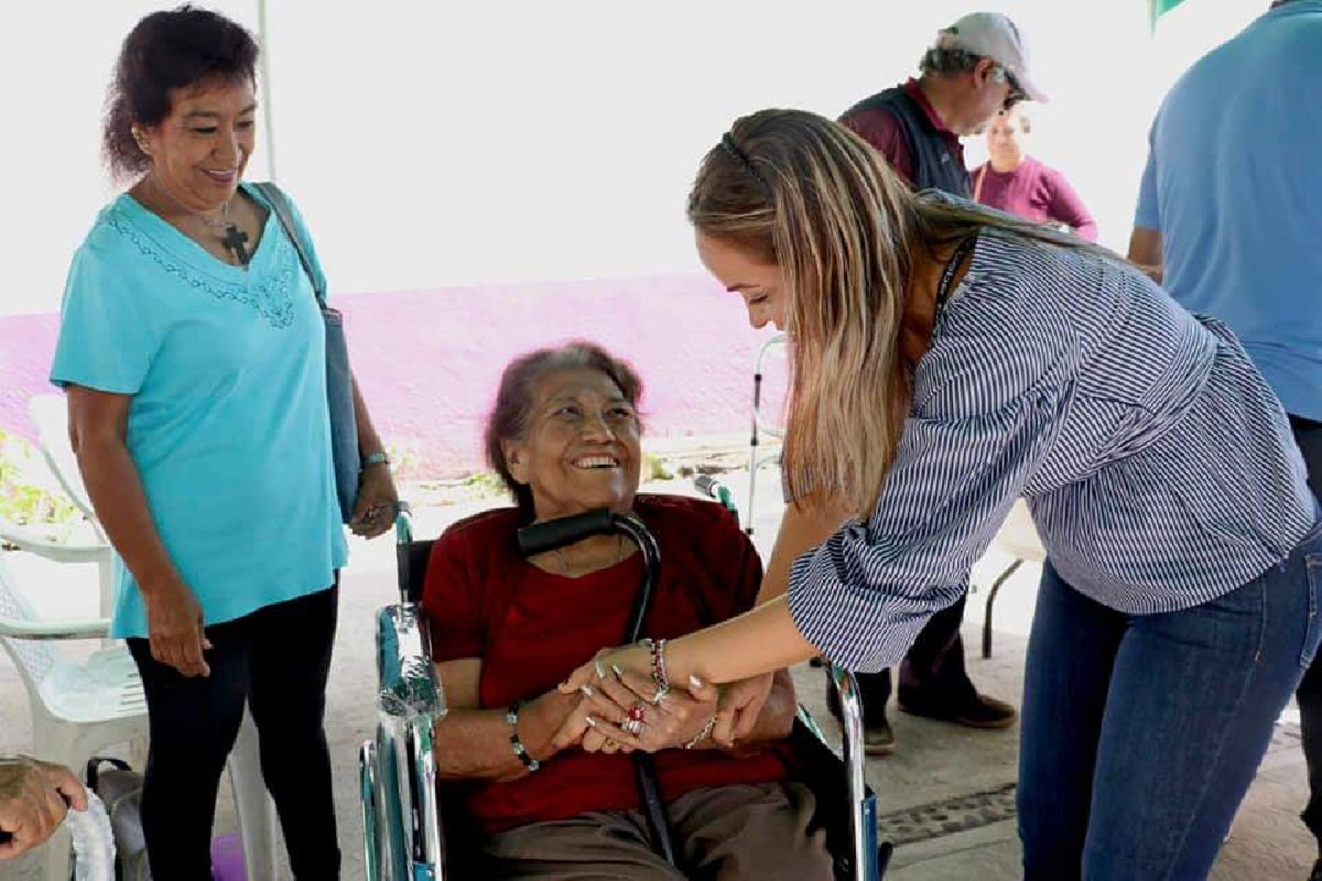 Entrega el DIF Yautepec aparatos funcionales a decenas de personas