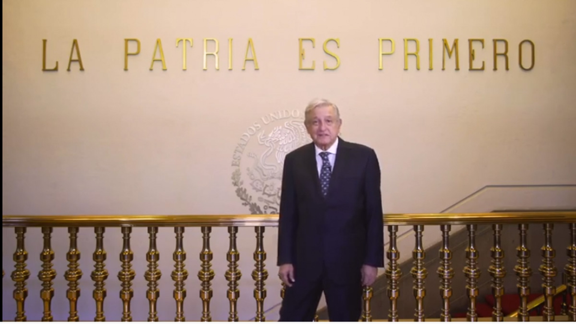 AMLO da negativo a  prueba COVID, asegura que esta bien de salud