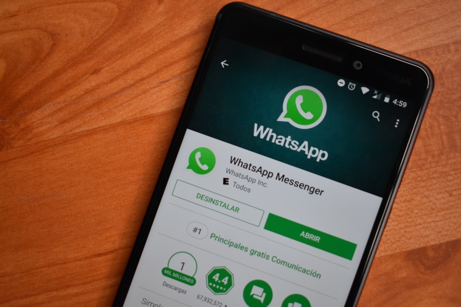 Así es como WhatsApp permitirá ocultar archivos multimedia de la galería