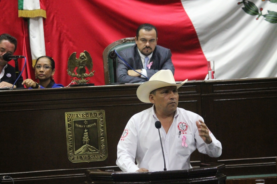 Acusan a diputado de haber amenazado a camarógrafo con un arma de fuego