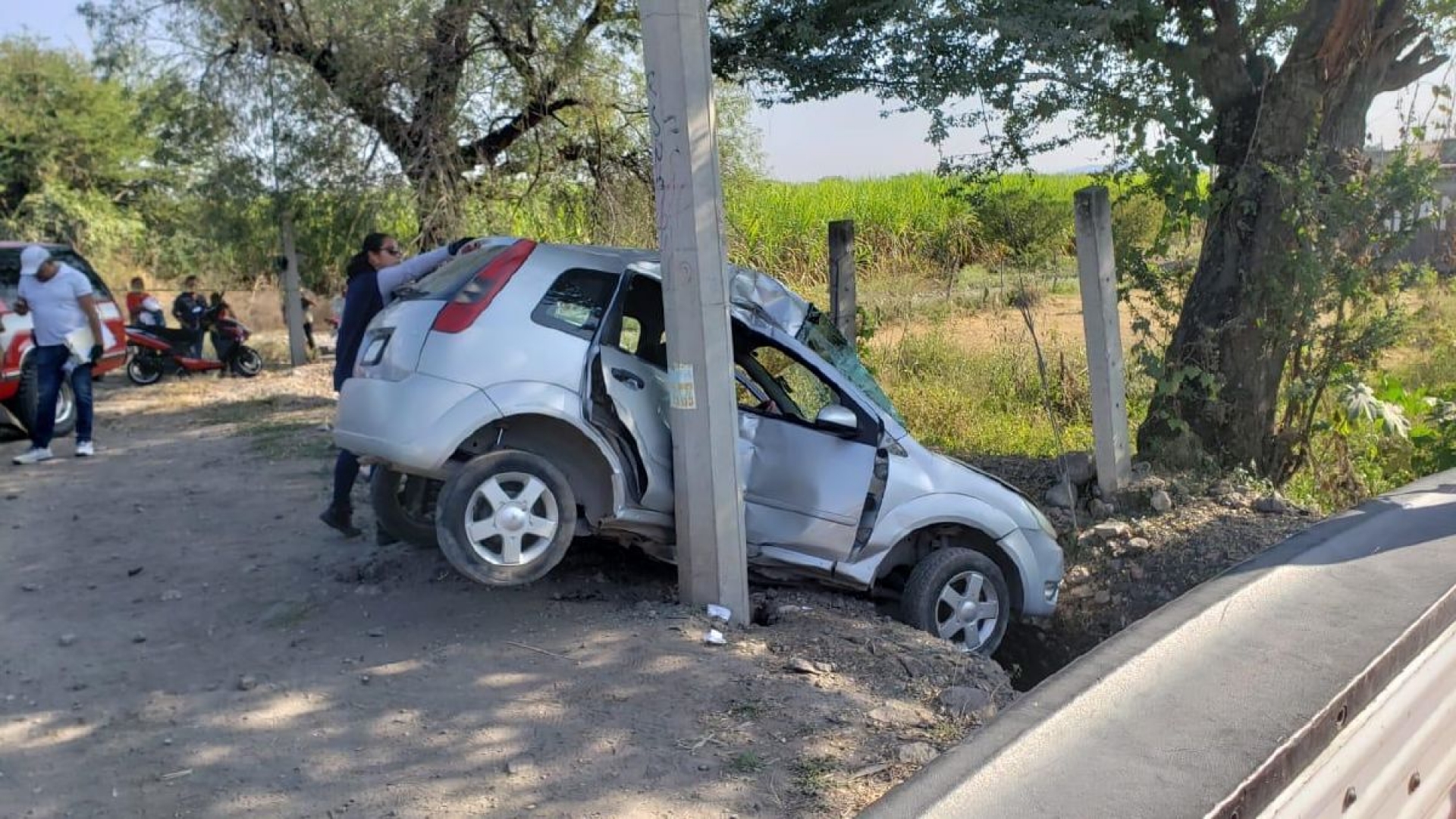 Volcadura dominical le costó la vida a una mujer