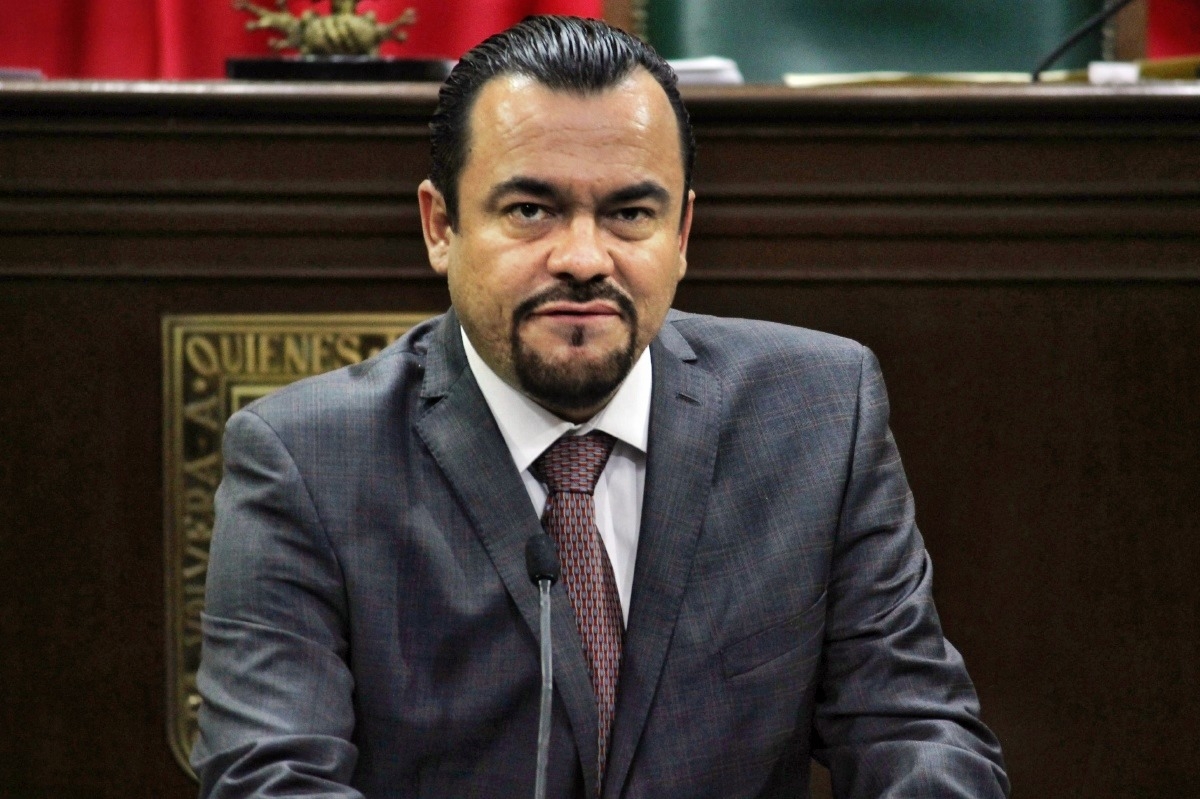 Oferta a Julio Espín para traicionar a Nueva Alianza: coordinar la bancada perredista