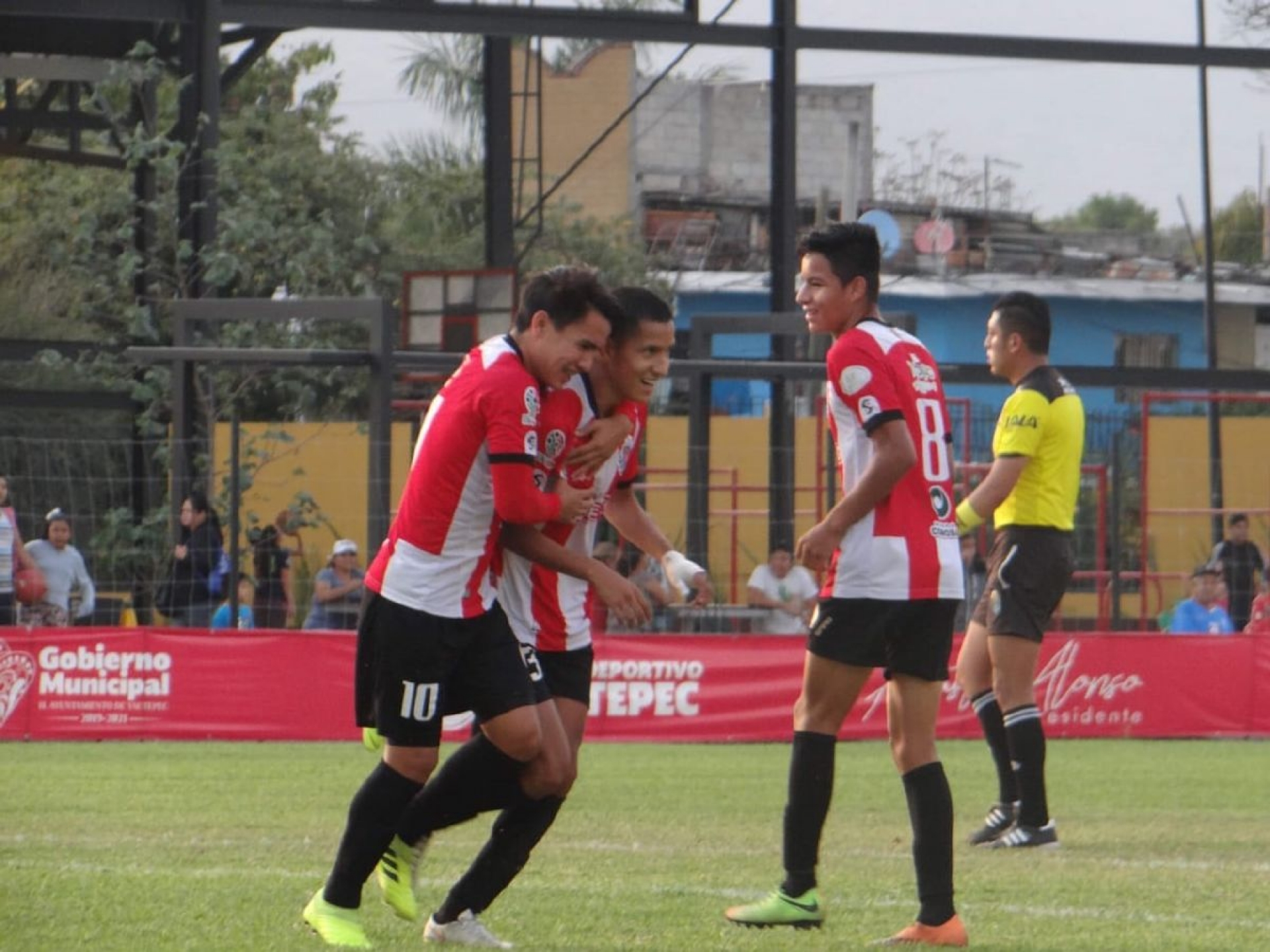 Festín rojiblanco