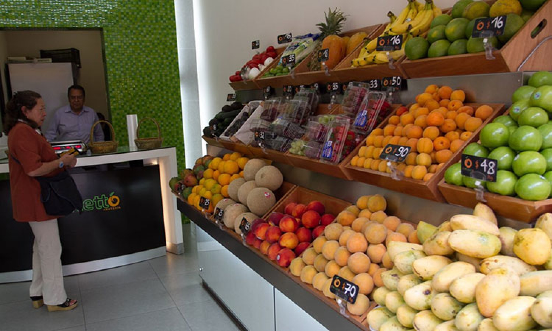 Piña, limón y jitomate se disparan; inflación sube 3.99%