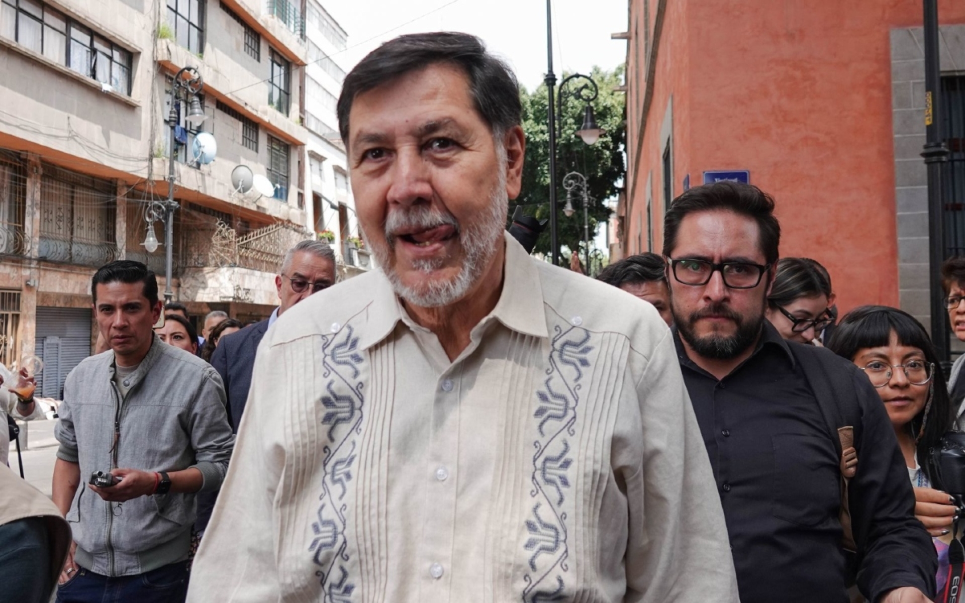 FGR asigna escoltas a Fernández Noroña tras enfrentamiento con 'Alito' Moreno