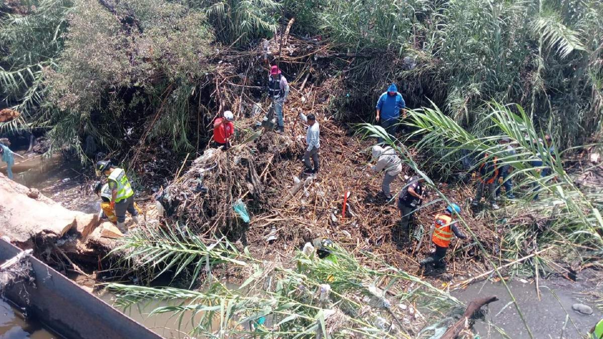 Continúa búsqueda de motociclista desaparecido durante lluvias en Cuautla