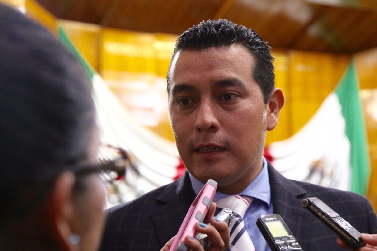 Buscan diputados evitar mal uso de vehículos oficiales