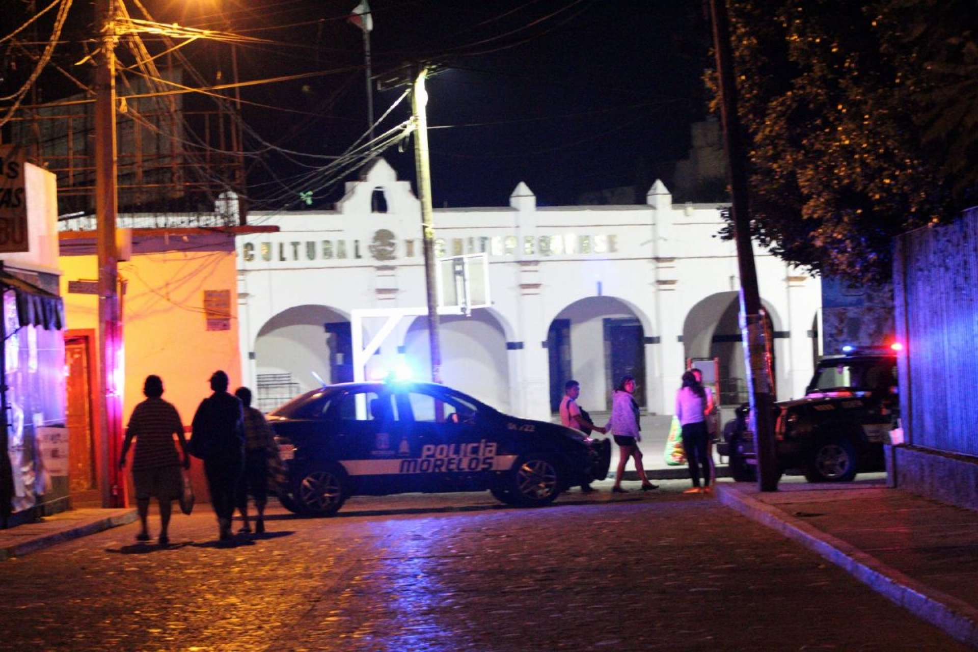 Lo asesinaron en presencia de su esposa