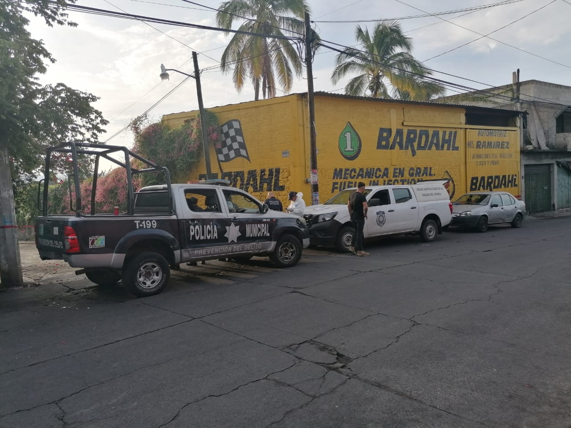 Hallan un cadáver encobijado en la colonia Azteca, en Temixco