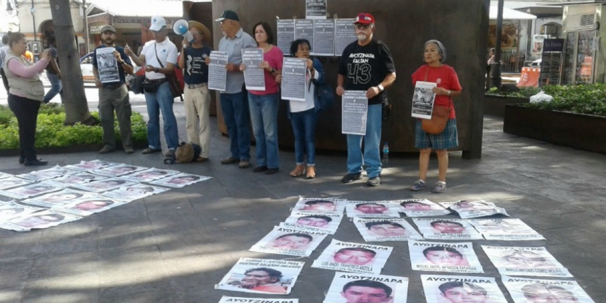 Exigen activistas castigo para funcionarios implicados en la desaparición de estudiantes de Ayotzinapa