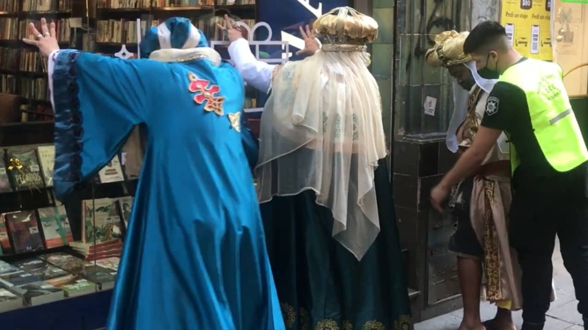 Reyes Magos son acusados de robar un celular