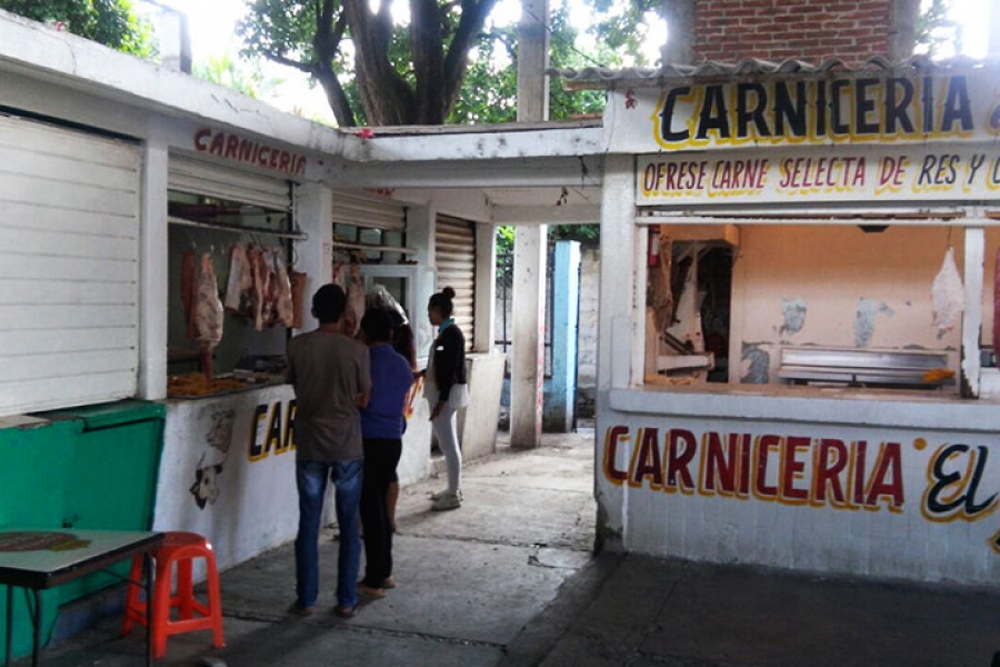 Bajan ventas en mercado de Mazatepec
