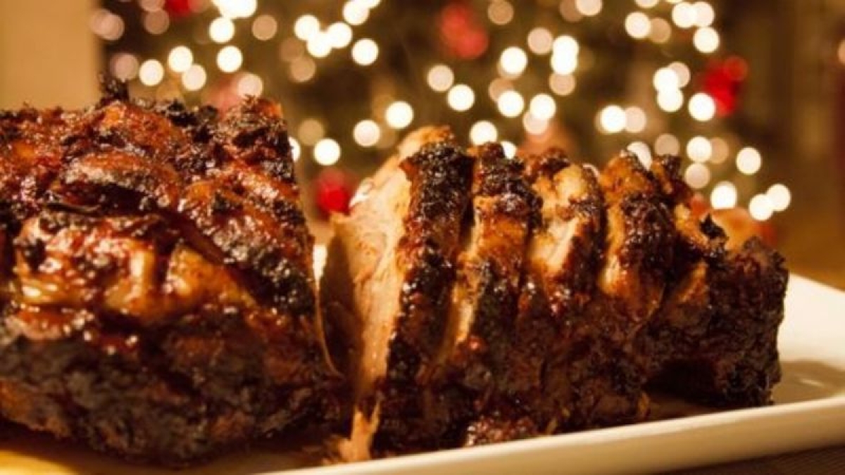 ¿Cómo preparar una pierna enchilada para tu cena de Navidad? Sigue esta receta