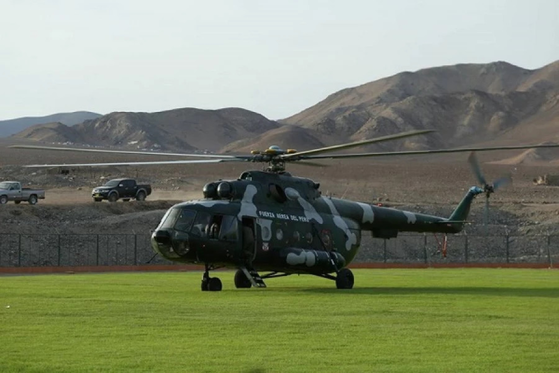 Helicóptero de la Fuerza Aérea de Perú desaparece con 15 personas a bordo