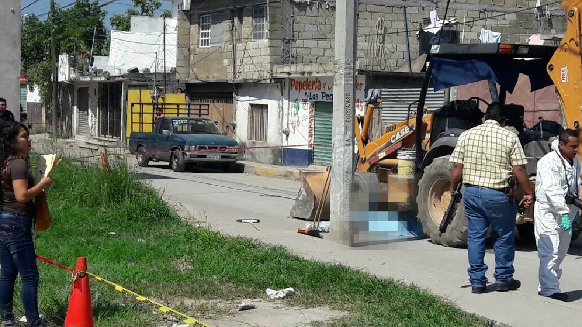 Murió al ser arrollado por una retroexcavadora