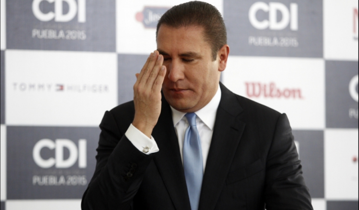 El INE pide retirar propaganda de Moreno Valle en revista
