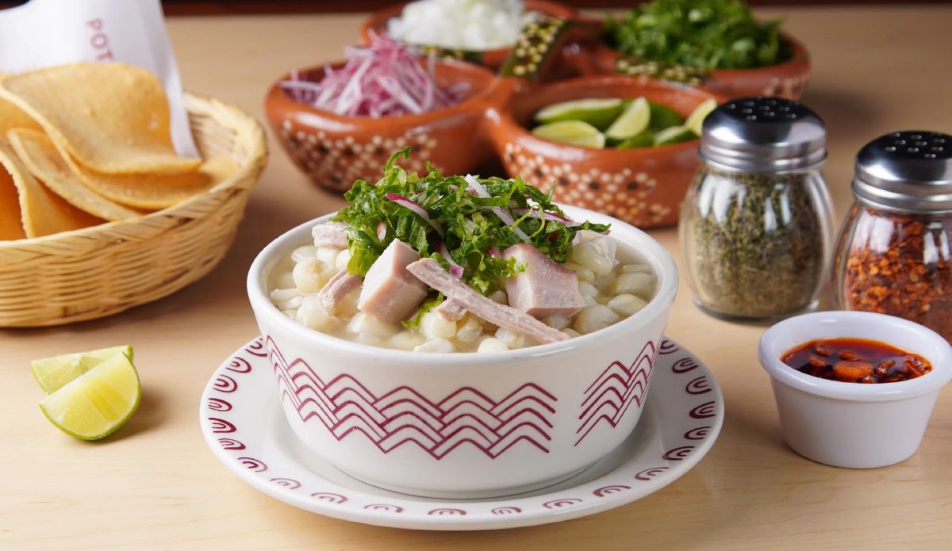 Pozole blanco ligero y nutritivo, una opción saludable de la cocina mexicana