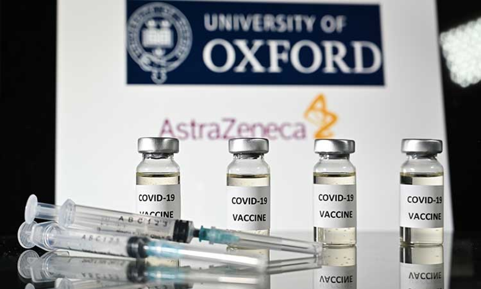 Vacuna COVID-19 de AstraZeneca ya se envió a México para su envasado: AMLO