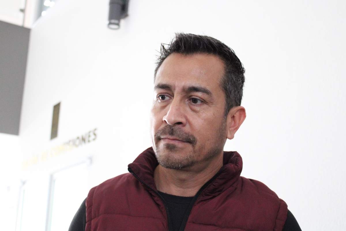 Preparan albazo contra Arturo Pérez Flores en el Congreso