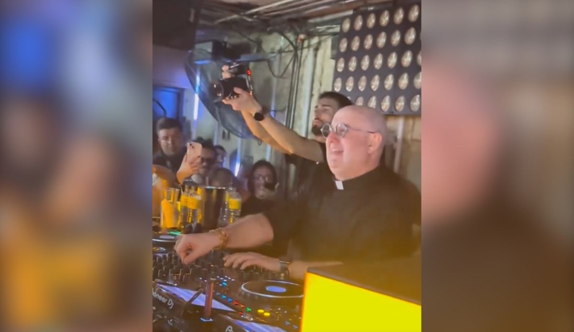 Padre DJ sorprende al crear versión electrónica de 'La Guadalupana'