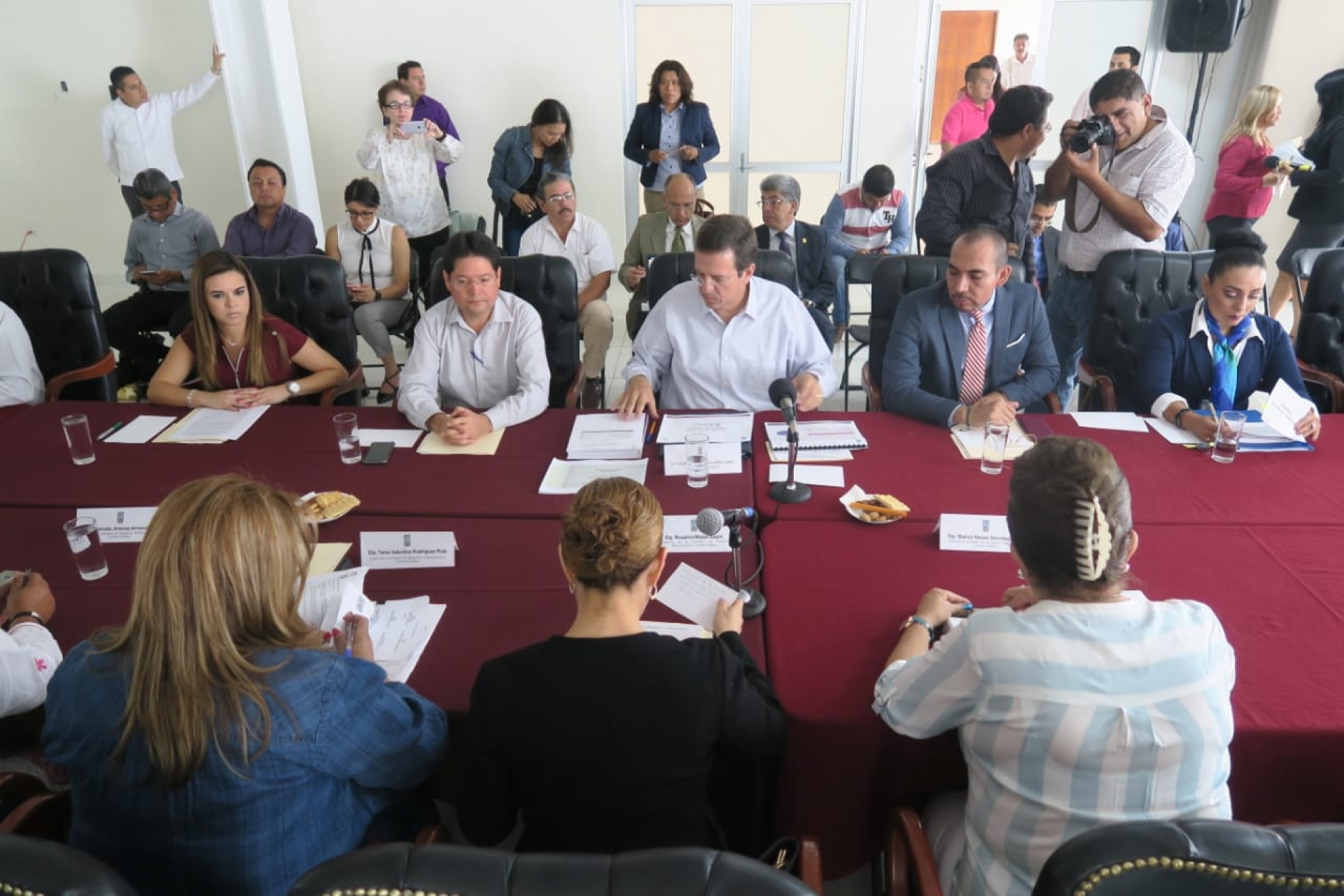Comparece secretario de Hacienda en el Congreso