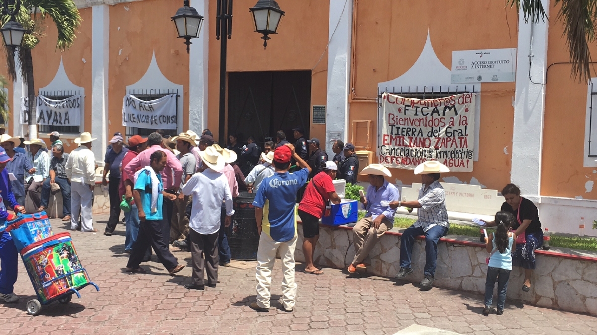 Campesinos de Ayala inician plantón en alcaldía contra el acueducto