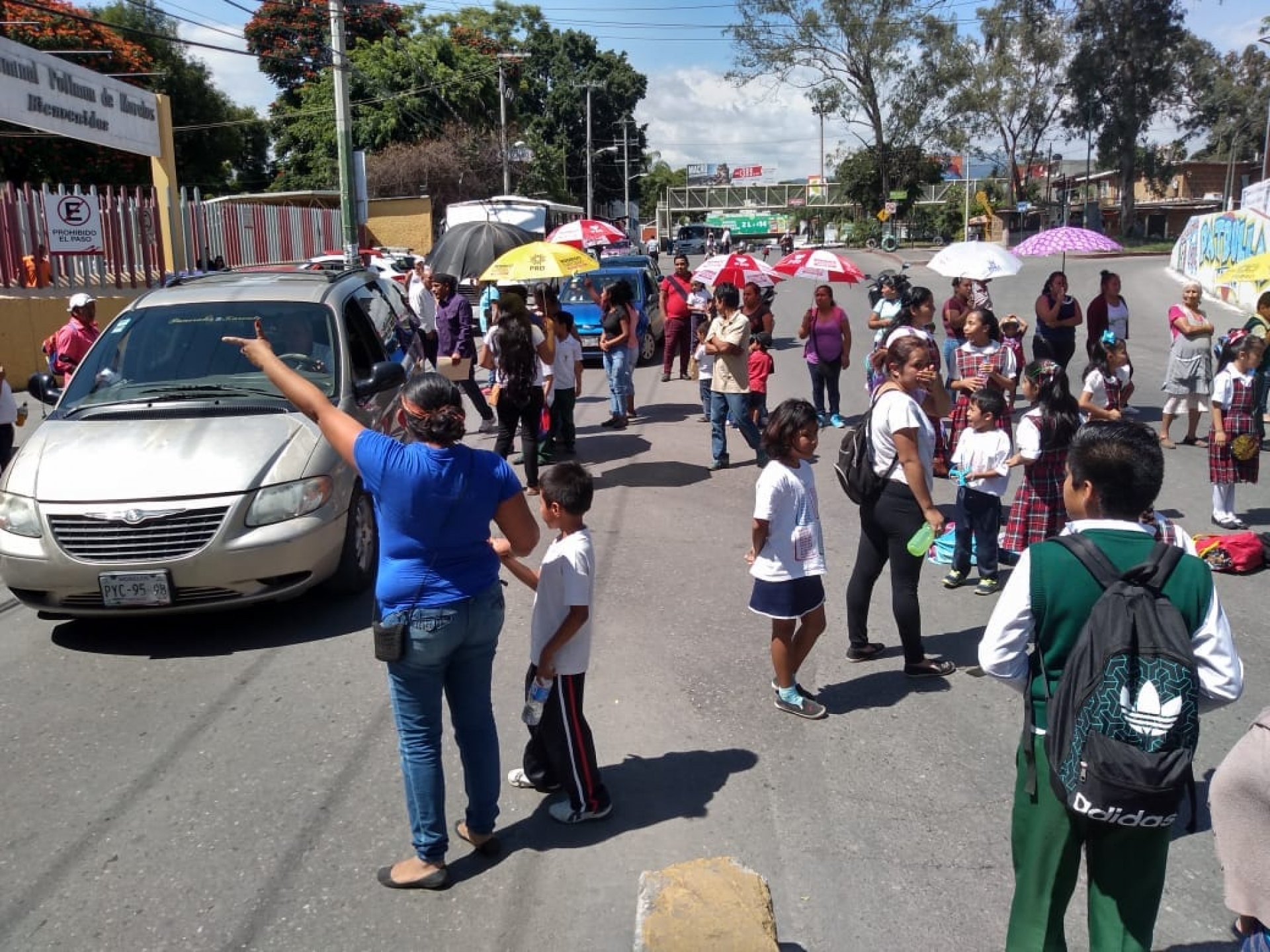 Protestan padres de familia de la escuela 'Melchor Ocampo'