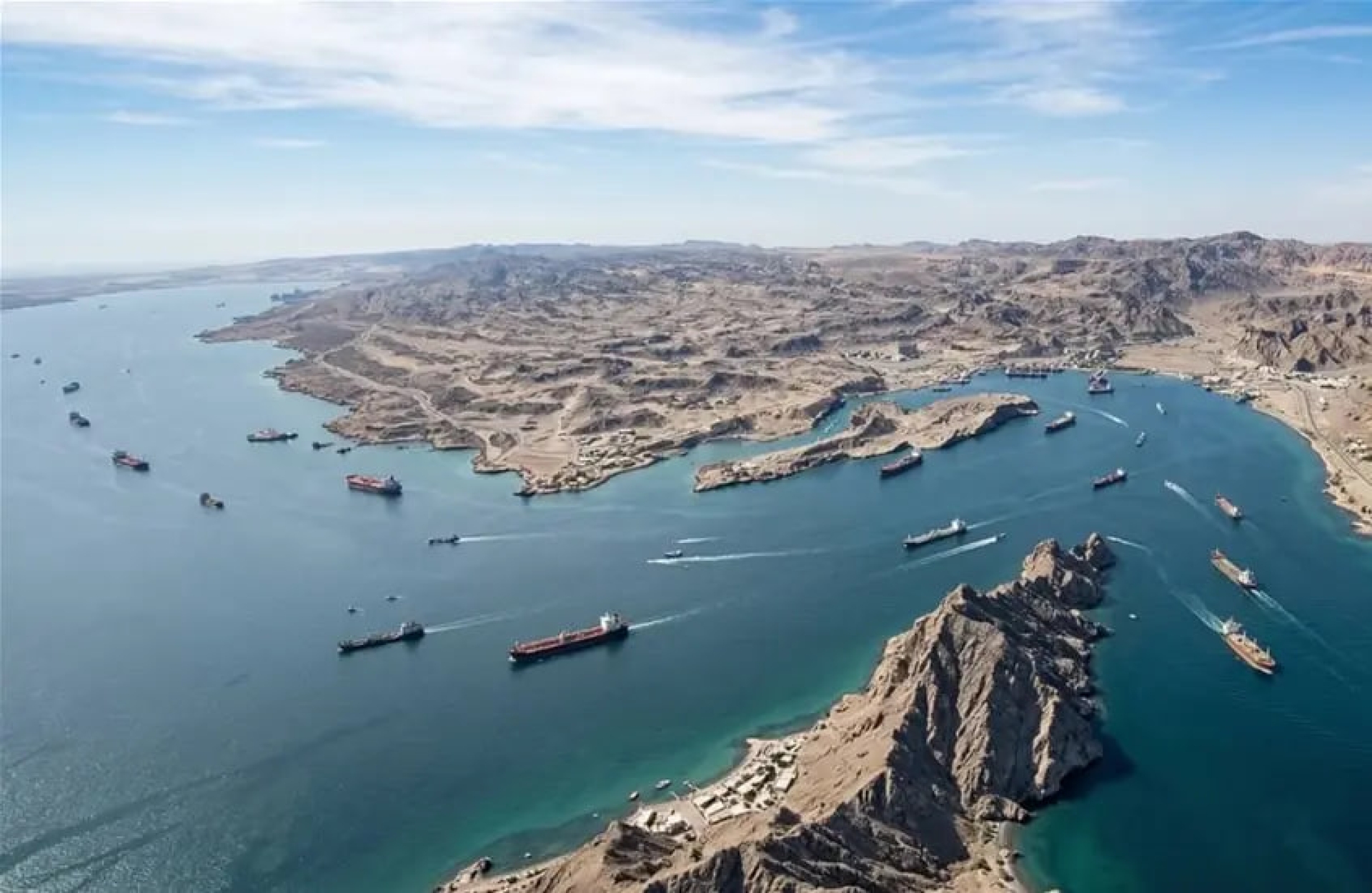 Irán suspende tránsito en Estrecho de Ormuz por ataques israelíes en Líbano