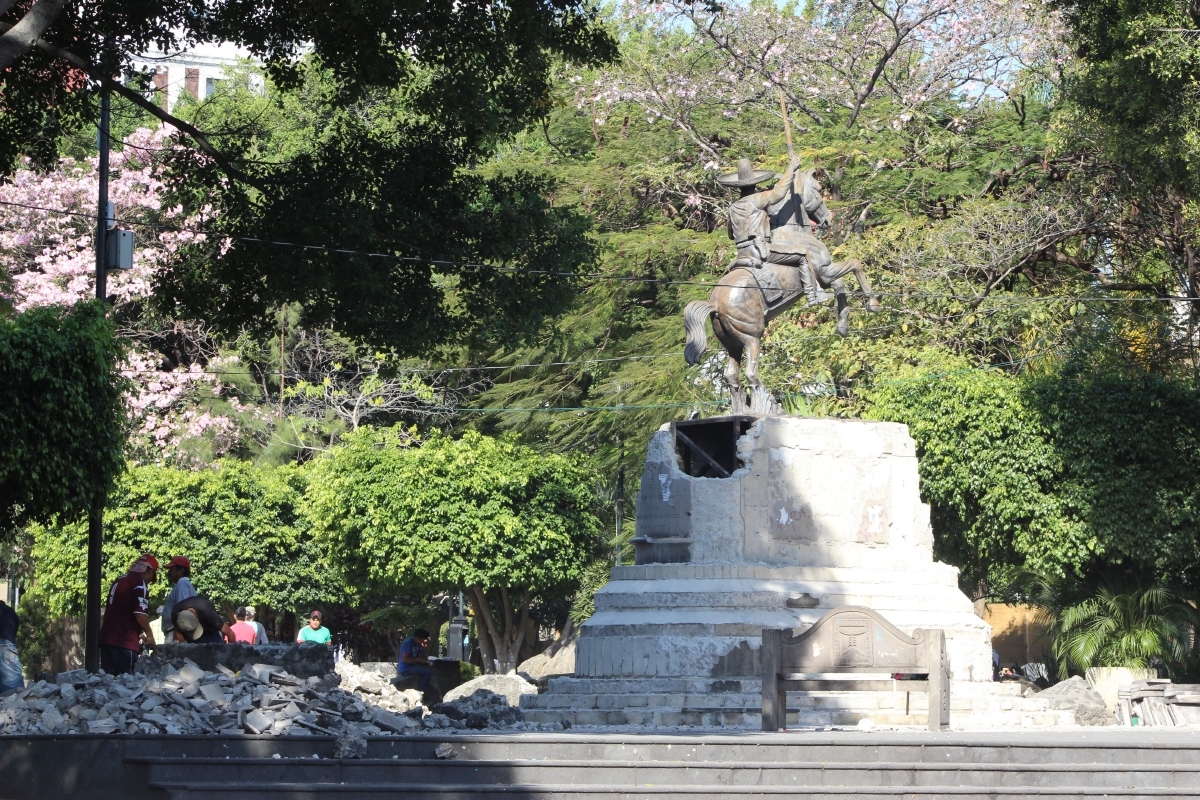 Piden se reinstalen estatuas retiradas de la Plaza de Armas