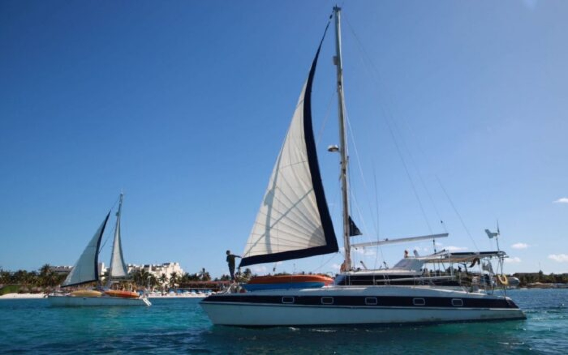 Marina busca dos veleros desaparecidos con ayuda humanitaria hacia Cuba