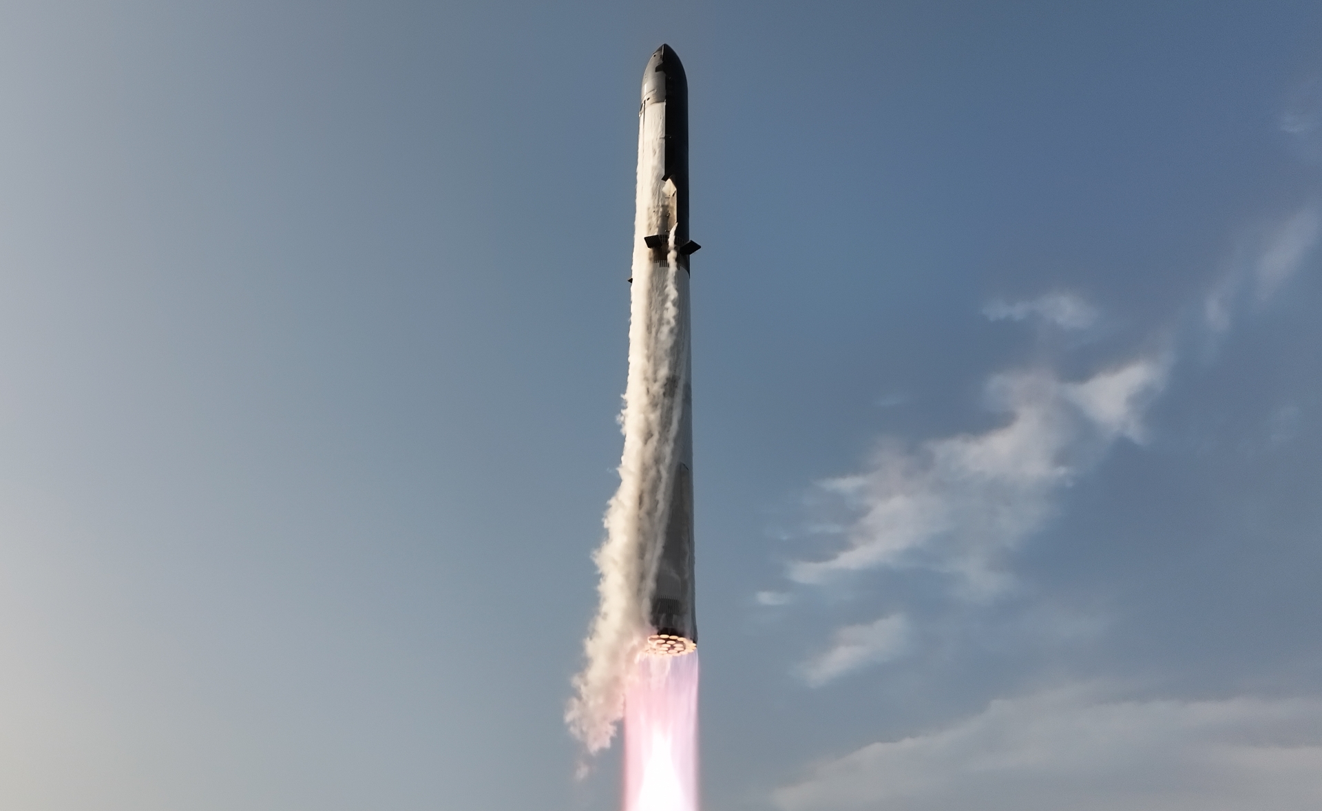 Starship de SpaceX alcanza la órbita pero se desintegra por fuga de combustible