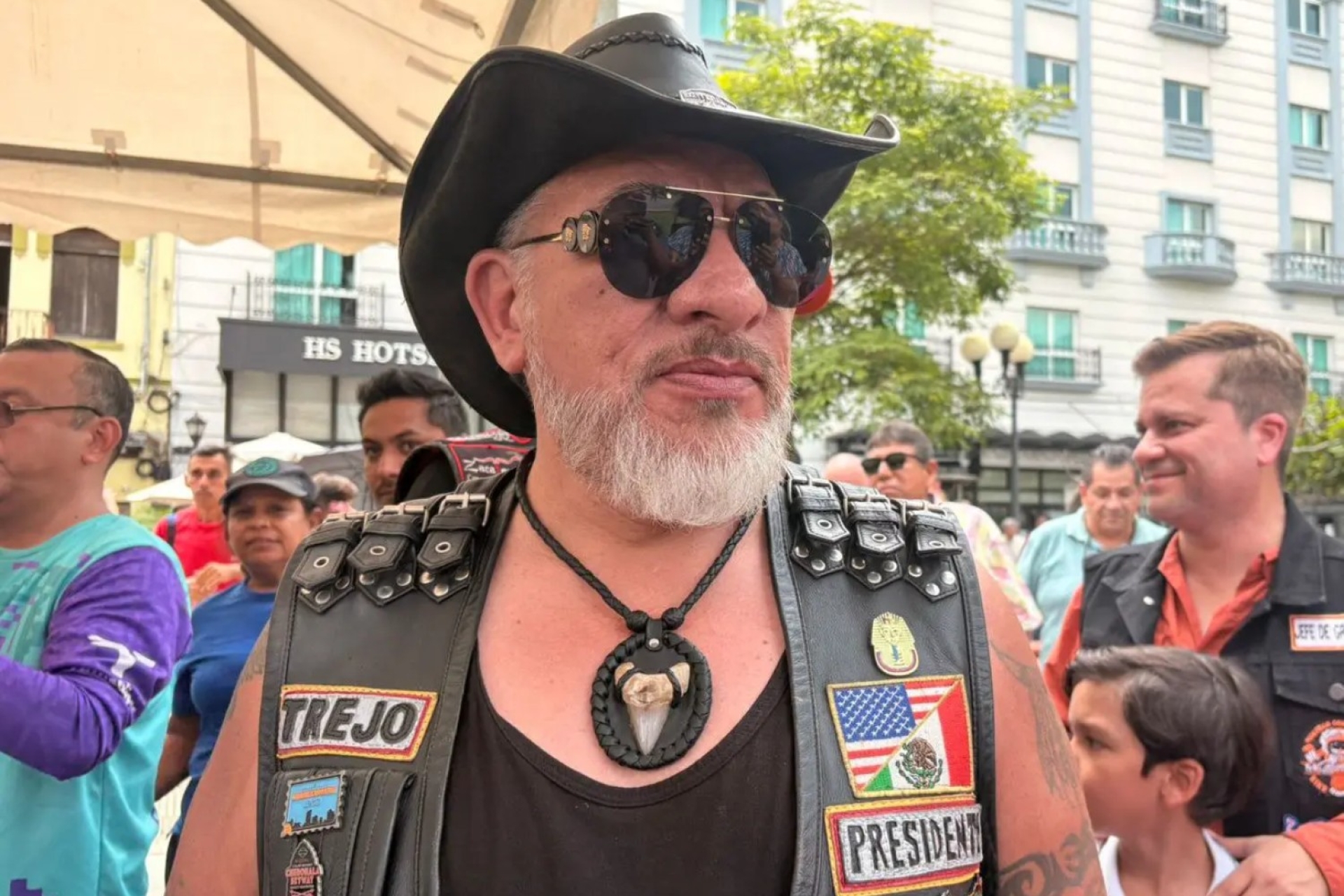 Carlos Trejo denuncia presunta discriminación en hotel de Monterrey por su vestimenta