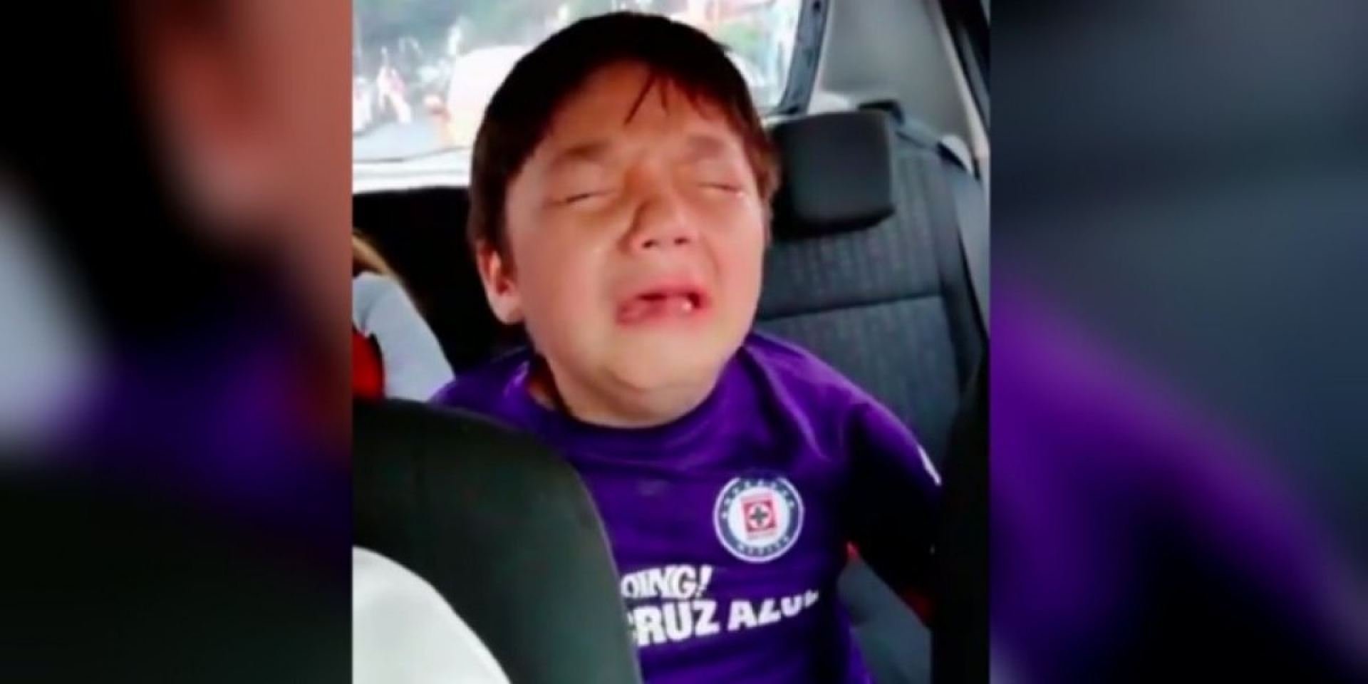 VIDEO: Niño llora inconsolablemente por el Estadio Azul