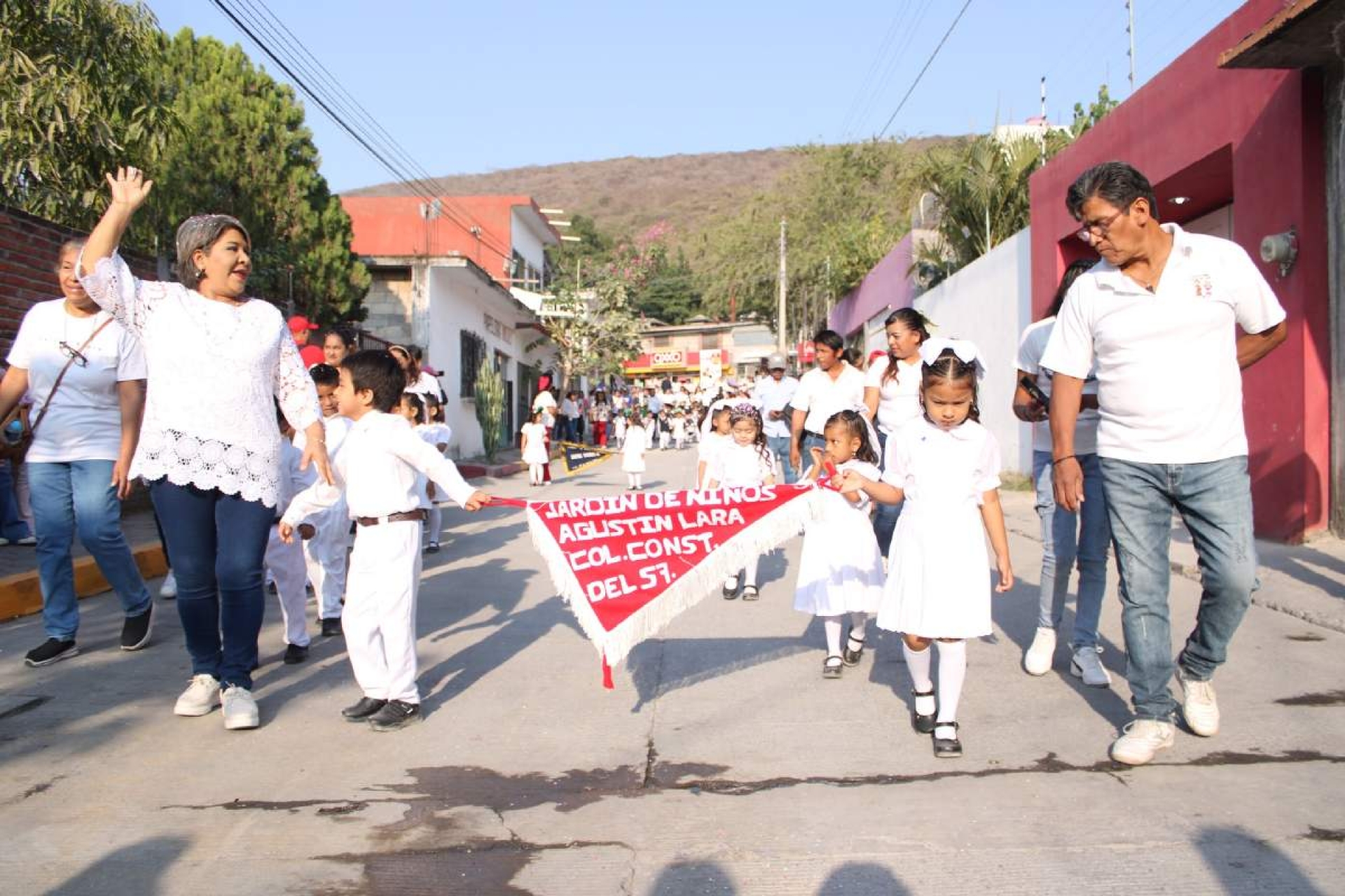Conmemoran aniversario de la Constitución en Jojutla y Tlaltizapán