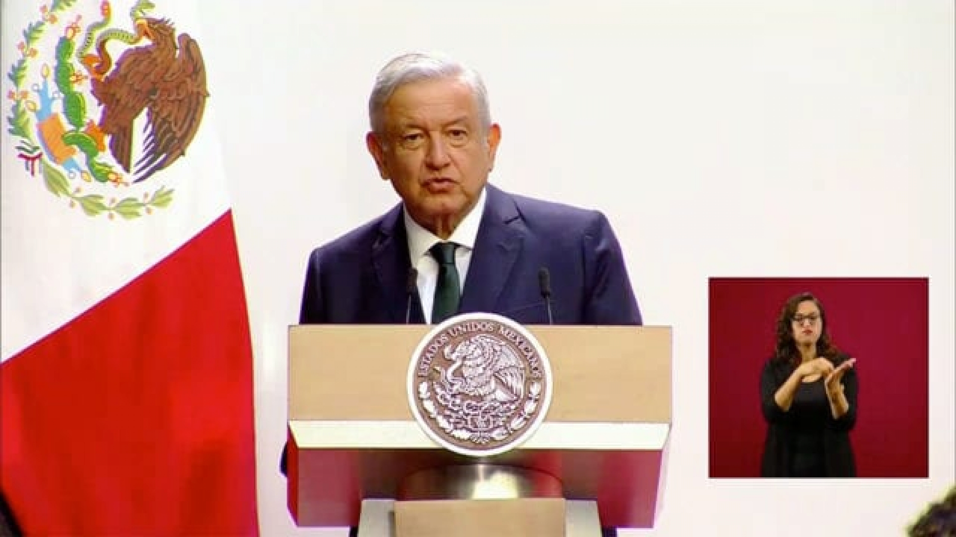AMLO agradece a televisoras por transmisión de clases ante pandemia