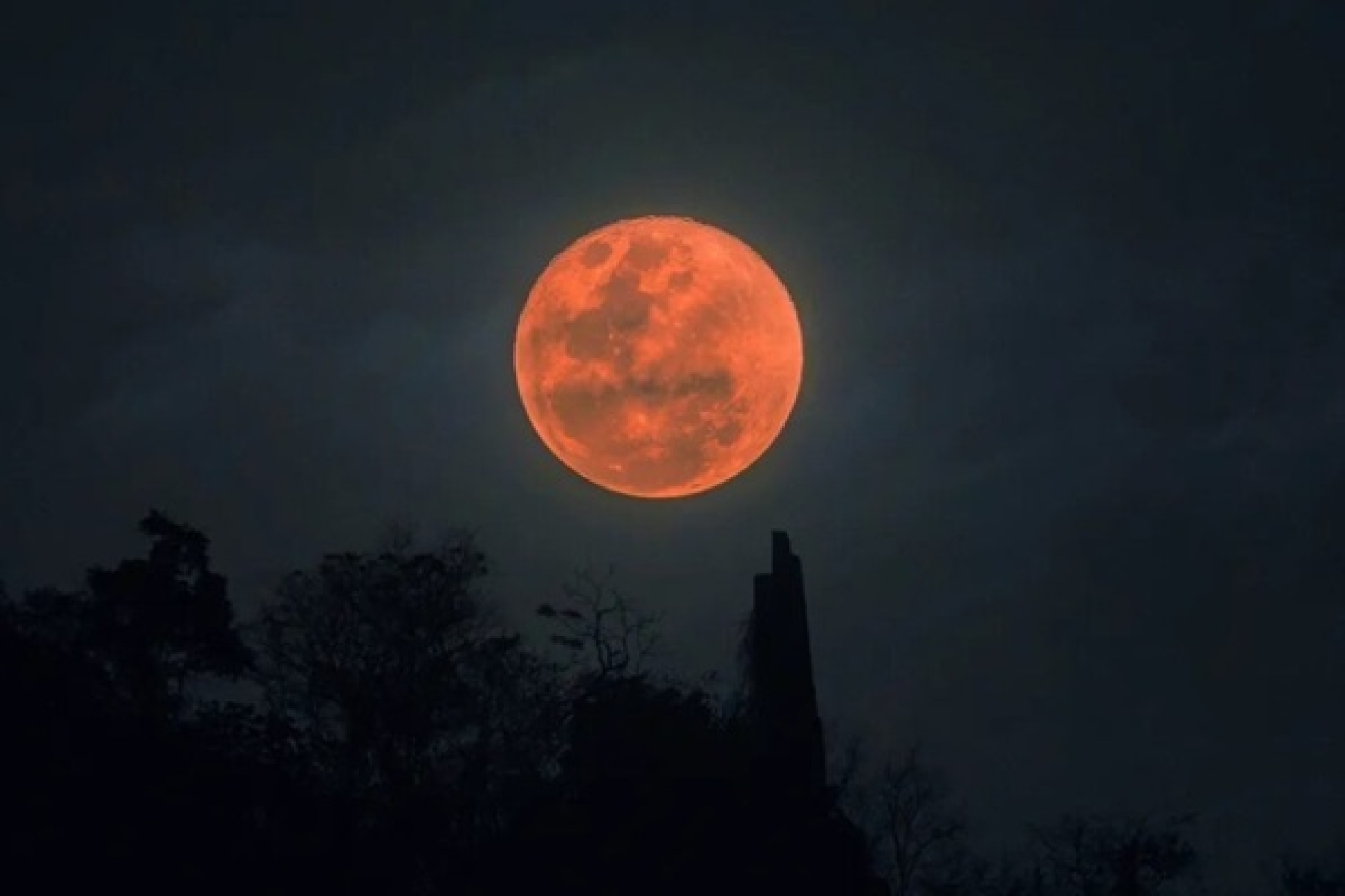Luna de sangre: Eclipse total de Luna será visible esta noche