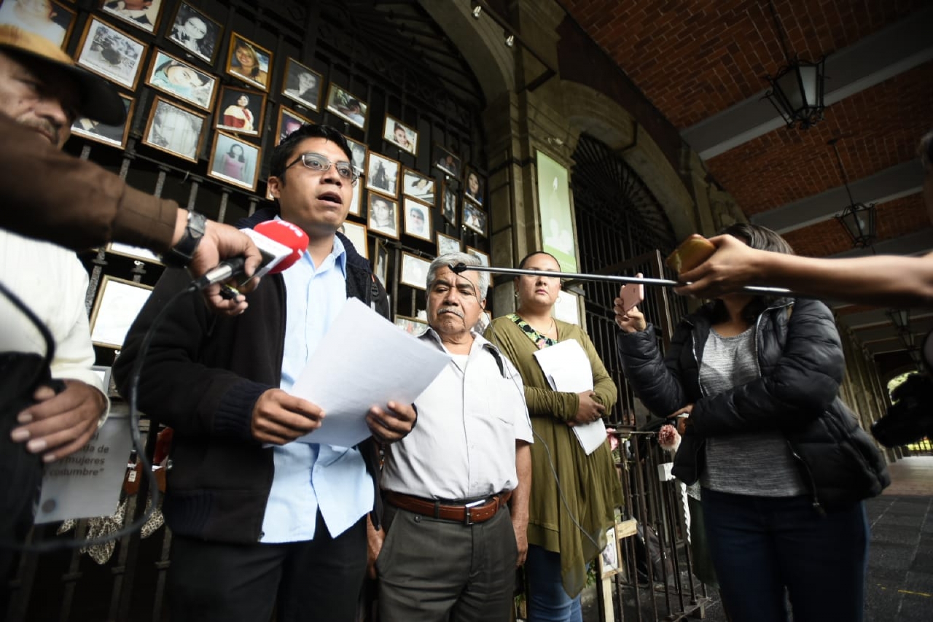 Familiares de víctimas denuncian que persisten anomalías de FGE en caso Tetelcingo