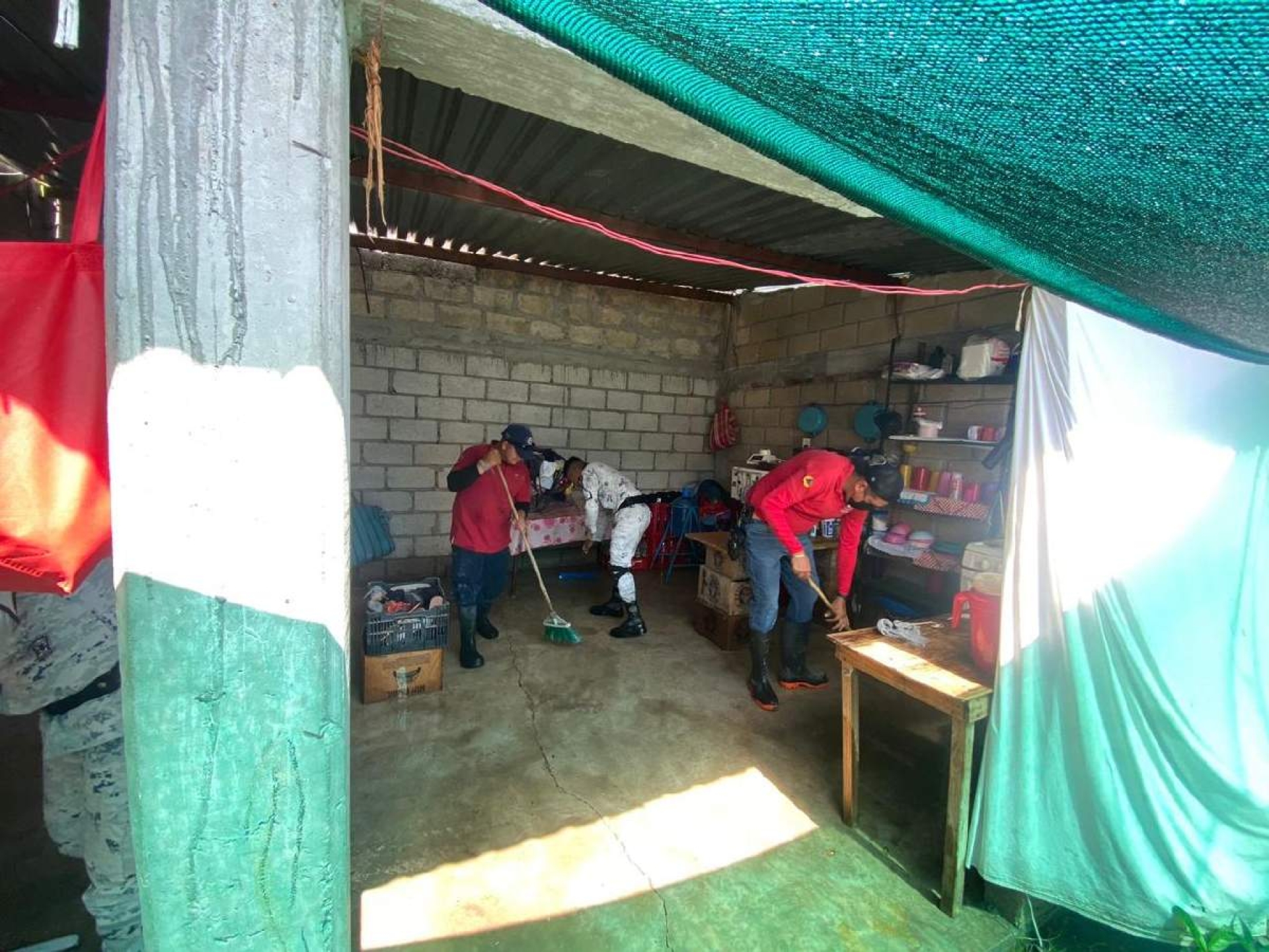 Se inundan al menos 14 casas en Puente de Ixtla