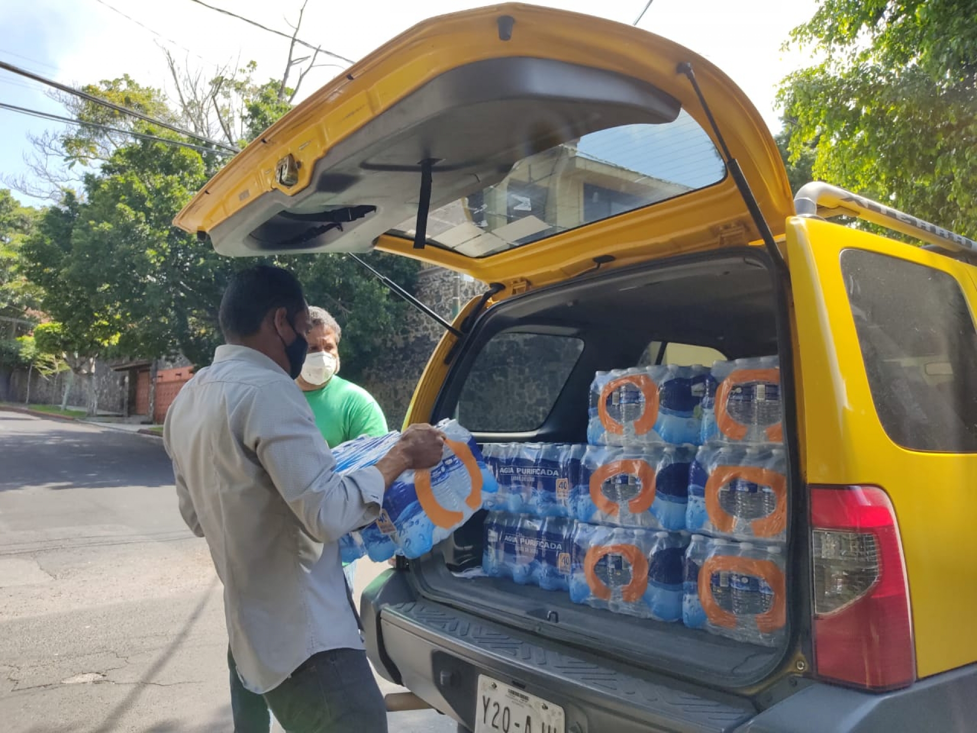 Promueven la donación ciudadana de bebidas hidratantes para trabajadores de salud