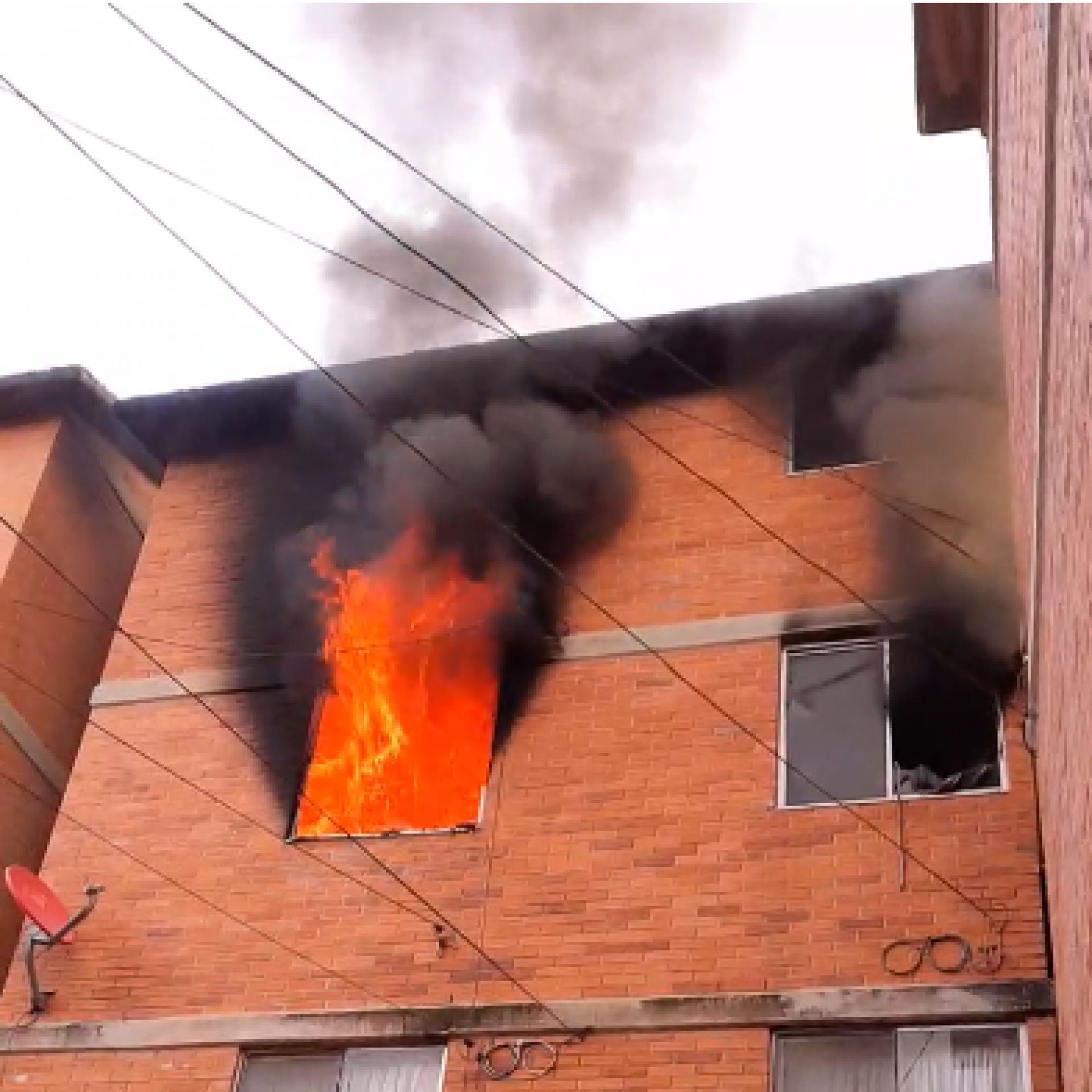 Incendio en un departamento en la unidad habitacional Infonavit de Tetelcingo, en Cuautla