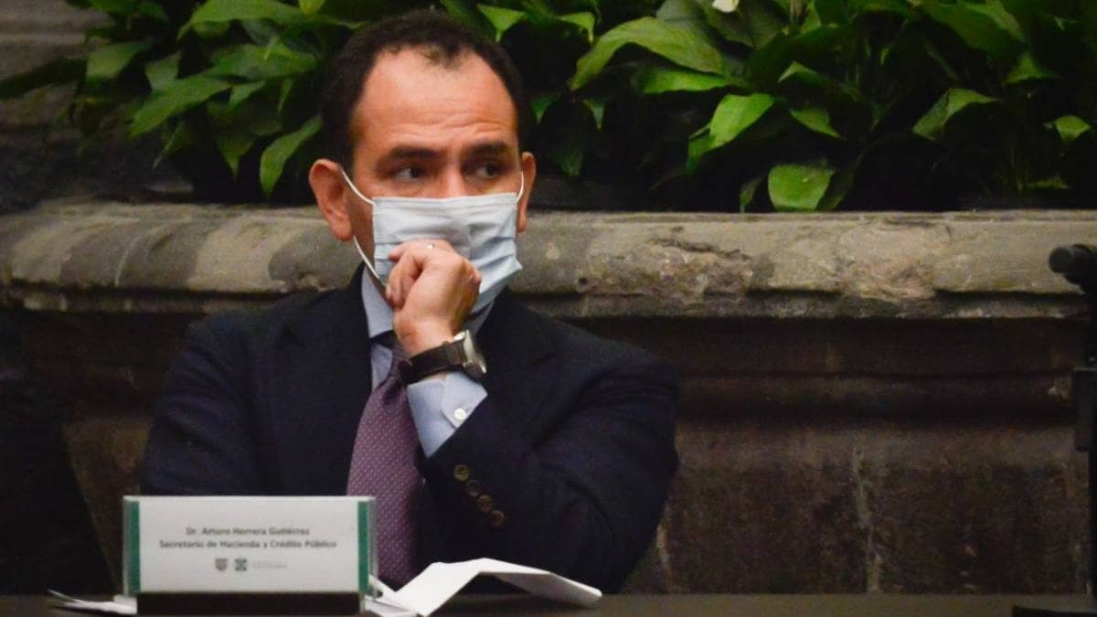 Arturo Herrera dejará la Secretaría de Hacienda el 15 de julio