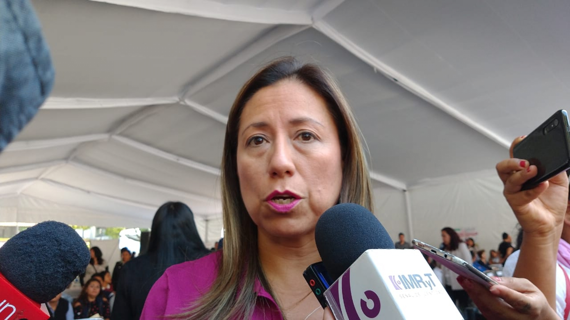 Analizan diputados sesionar en sede alterna ante la toma del Congreso