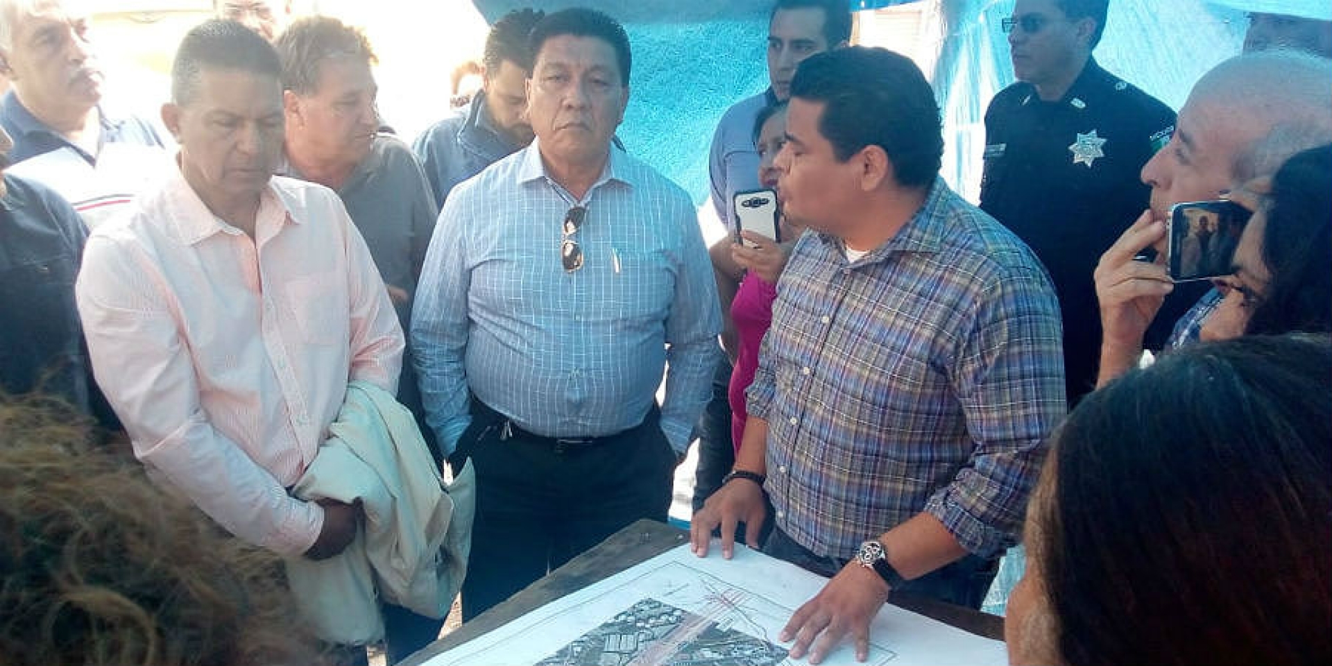 Piden avances habitantes de Chipitlán en la rehabilitación de la calle Amador Salazar